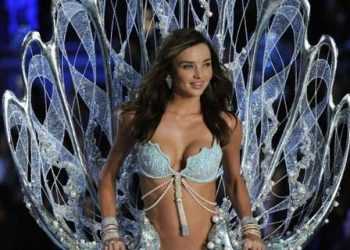 Victoria's Secret: у Нью-Йорку показали бюстгальтер за 2,5 мільйона і золоті крила