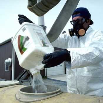 Небезпечні відходи вивезуть з території України до Євро-2012