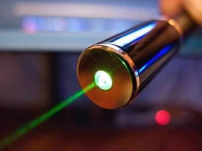 НАСА фінансує роботи з використання захватних променів