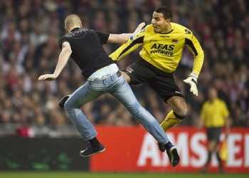 Відео інциденту з матчу «Аякс - АЗ Алкмар»