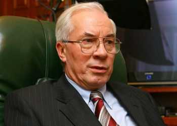 Азарову зробили “темну” у ліванському готелі