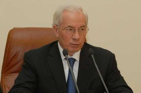 Микола Азаров святкує день народження і приймає поздоровлення