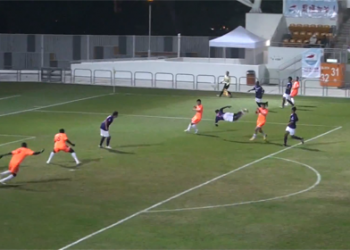 Неймовірний автогол п'ятою