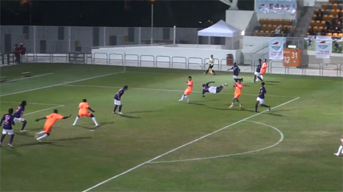 Неймовірний автогол п'ятою