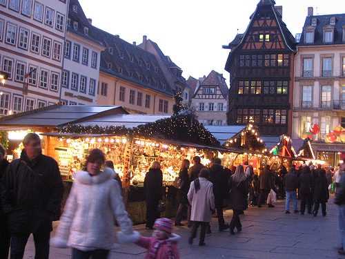 Традиційна різдвяна ярмарка відкрилася в Страсбурзі