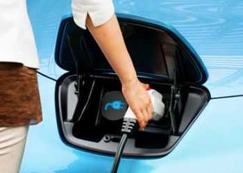 Женщина и автомобиль