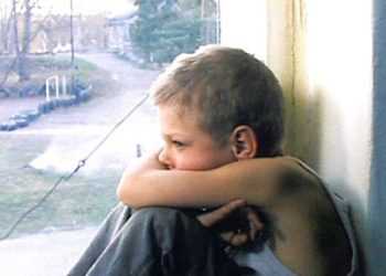 Двоє неповнолітніх втекли з дому від батьків-алкоголіків