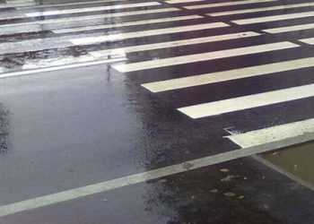 На «зебрі» в Кривому Розі збили двох дівчат