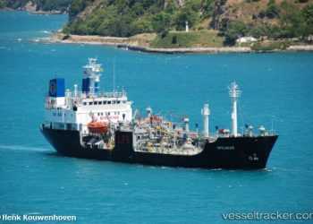 Моряків танкера Enigmagas викинули на берег, не заплативши зарплату