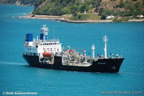 Моряків танкера Enigmagas викинули на берег, не заплативши зарплату