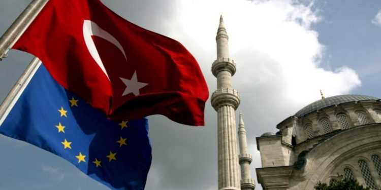Відносини між Парижем та Анкарою загострюються