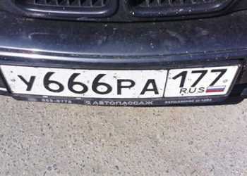 В Киеве гаишника сбил «сатанинский» автомобиль