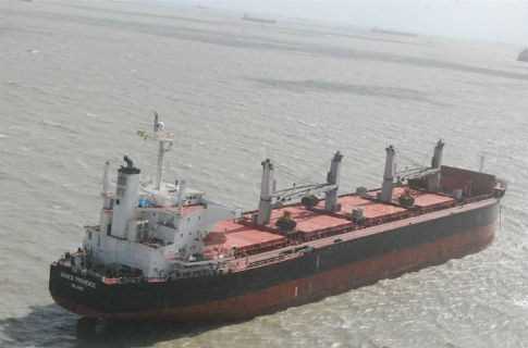 В Індії затримали судно, в екіпажі – 21 українець