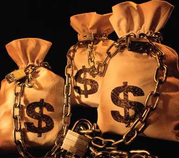 Італійцям заборонили платити готівкою