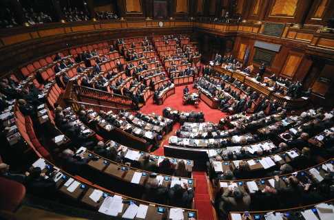 Опозиція в Італії відкидає пакет жорсткої економії