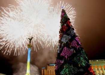 На Майдані розпочнуть прикрашання столичної ялинки