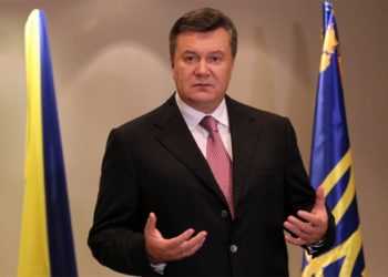 Янукович заявив, що в заборгованості по пільгам винна «стара валіза»