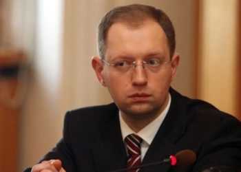 Охорона Азарова на пускає Яценюка в прямий ефір телебачення