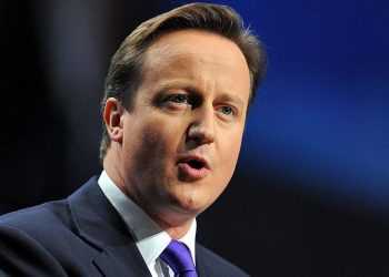 Британія може забрати допомогу в країн, де не поважають геїв