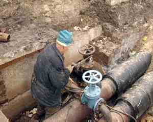 В Луганську від’єднали від водопостачання пів міста