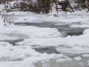 Маленькі діти загинули, провалившись під лід