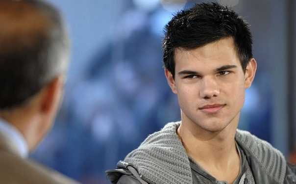 Тэйлора Лотнера заподозрили в нетрадиционной ориентации