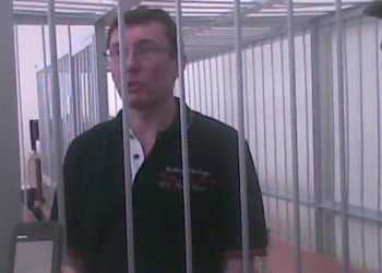 Луценко: Мітинги у Росії доведуть ненормальність правління Януковича