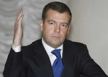 Медведєв обіцяє розслідування фальсифікації виборів