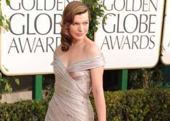 Міла Йовович підтримала мітингувальників у Росії