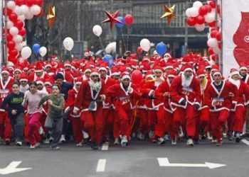 Тысяча Дедов Морозов пробежалась по Белграду