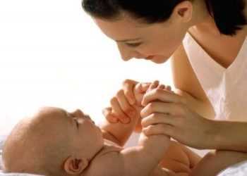 Кабмін відкличе законопроект про обмеження виплат по догляду за дитиною