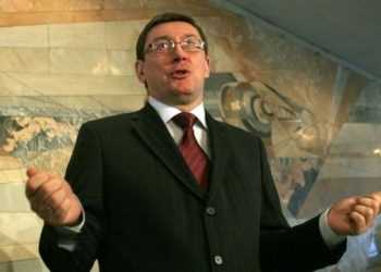 На суді Луценко попросив відставки Кузьміна