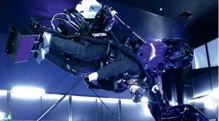 «Робот-рука» допомагає навчати пілотів