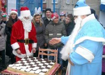 В Вінниці Дід Мороз із Санта Клаусом «різались» в шашки