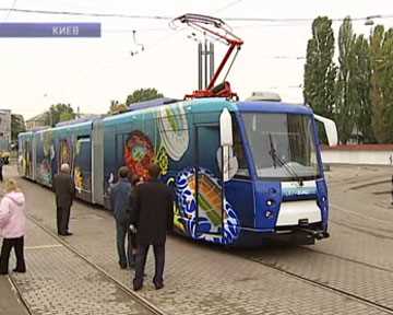 Во время презентации нового скоростного трамвая задымел вагон