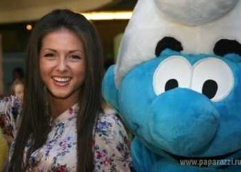 Смурфики залишили відбитки своїх рук на знаменитій Алеї