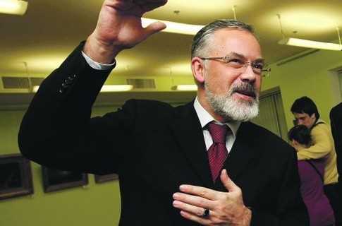 На Новый год Табачник будет общаться с высшими силами