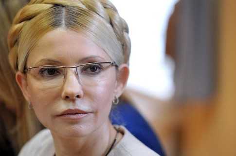 Тимошенко просить дозволу лежати на засіданні суду