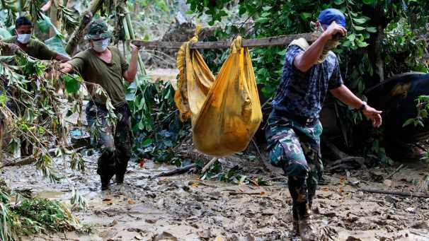 На Філіппінах підраховують кількість жертв урагану