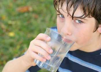 Українці п'ють питну воду майже у 30 разів гіршу, ніж в Європі