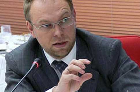 Власенко: “Тимошенко на волі перешкоджає лише одній людині - Януковичу”