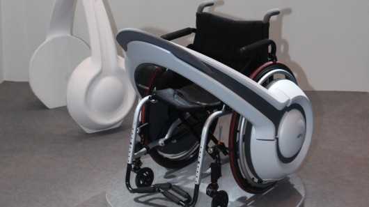 Інвалідне крісло можна переробити в електромобіль