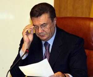 Президент Янукович підписав закон про вибори