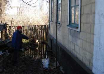Более полусотни киевлян встретят Новый год по колени в воде