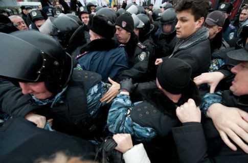 Під Апеляційним судом