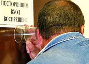 Телефоны российских оппозиционеров прослушивают