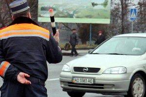 Гаишник по закону не может выписывать штрафы