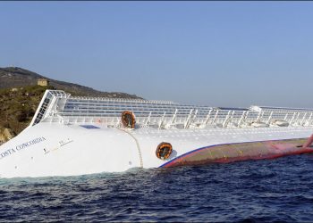 На Costa Concordia нашли 17 жертву