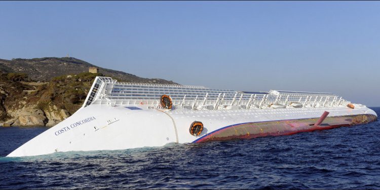 На Costa Concordia нашли 17 жертву
