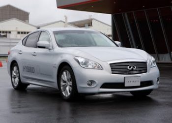 Гібридний седан Infiniti M35h потрапив у Книгу рекордів Гіннеса